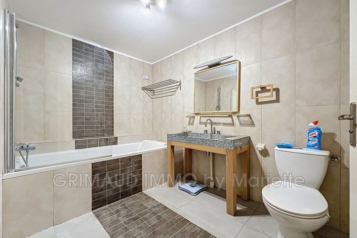 Image No.16-5 Bed House for sale