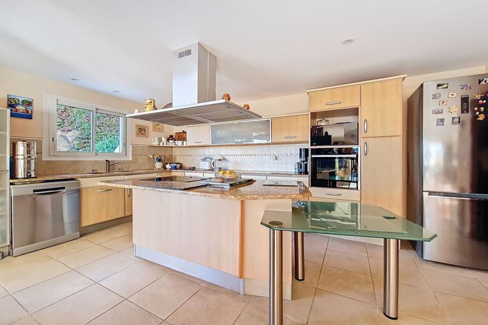 Image No.10-3 Bed House for sale