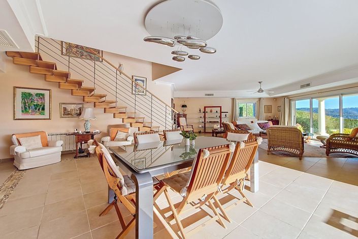 Image No.8-3 Bed House for sale