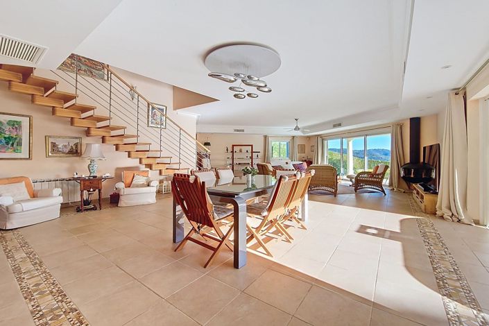 Image No.9-3 Bed House for sale