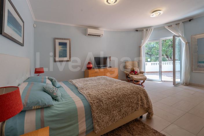 Image No.39-6 Bed House for sale