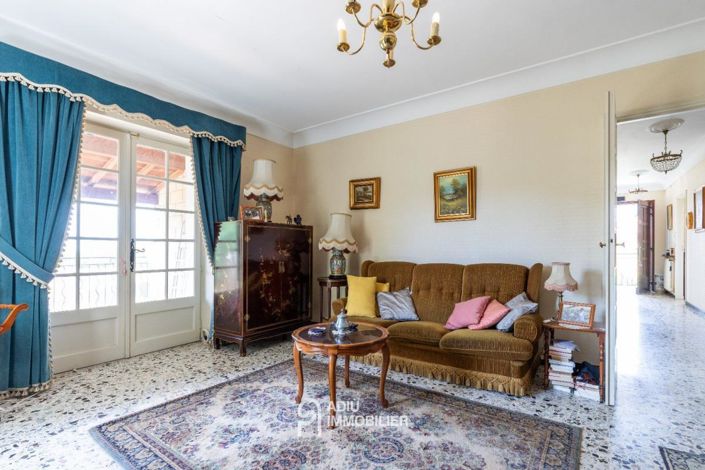 Image No.3-Maison de 2 chambres à vendre à Uzès