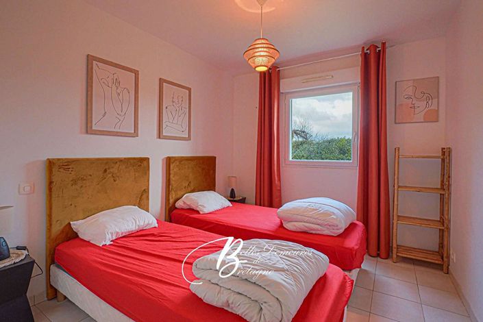 Image No.9-4 Bed House for sale