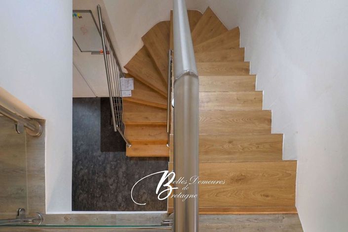 Image No.10-3 Bed House for sale