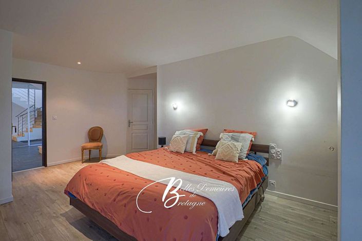 Image No.8-3 Bed House for sale