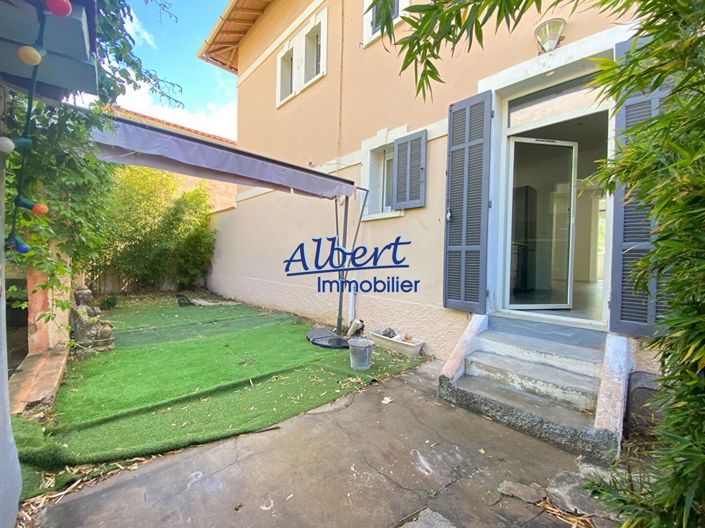Image No.10-3 Bed House for sale