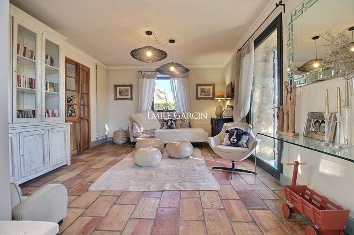 Image No.5-5 Bed House for sale