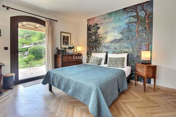 Image No.8-7 Bed House for sale