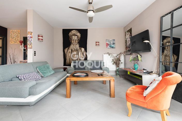 Image No.7-5 Bed House for sale