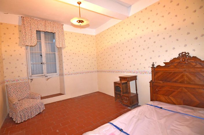 Image No.20-4 Bed House for sale