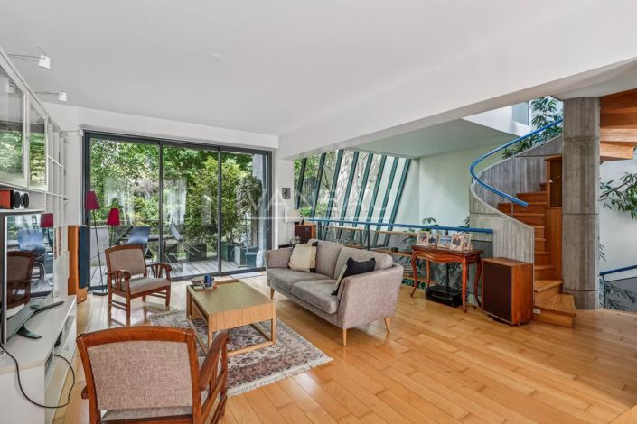 Image No.10-3 Bed House for sale