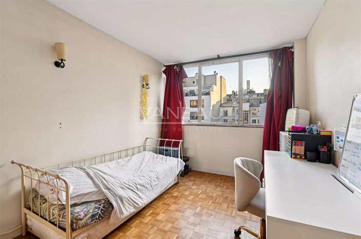 Image No.11-3 Bed Apartment for sale