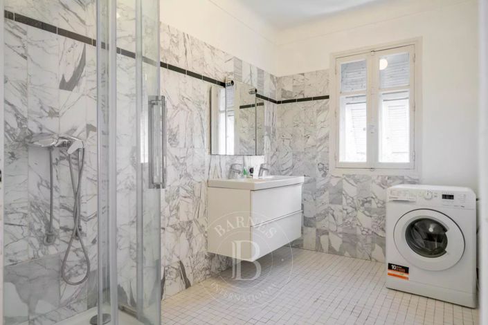 Image No.10-10 Bed House for sale