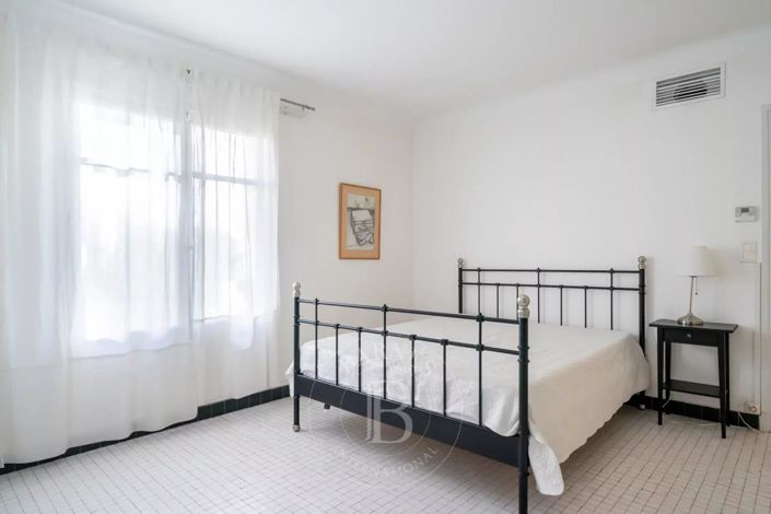 Image No.14-10 Bed House for sale