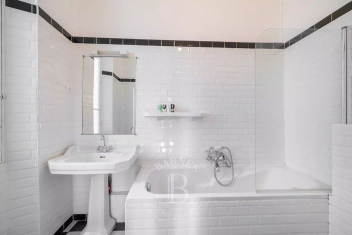 Image No.15-10 Bed House for sale