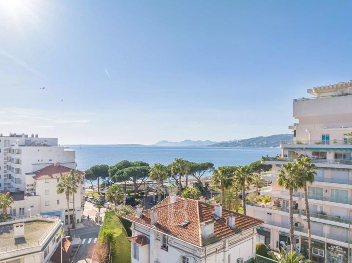 Image No.20-10 Bed House for sale