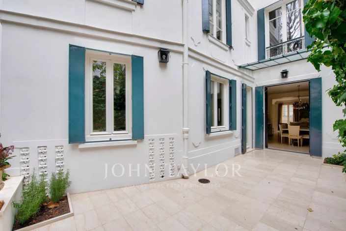 Image No.5-6 Bed House for sale