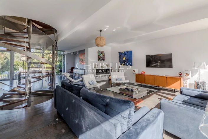 Image No.3-4 Bed House for sale