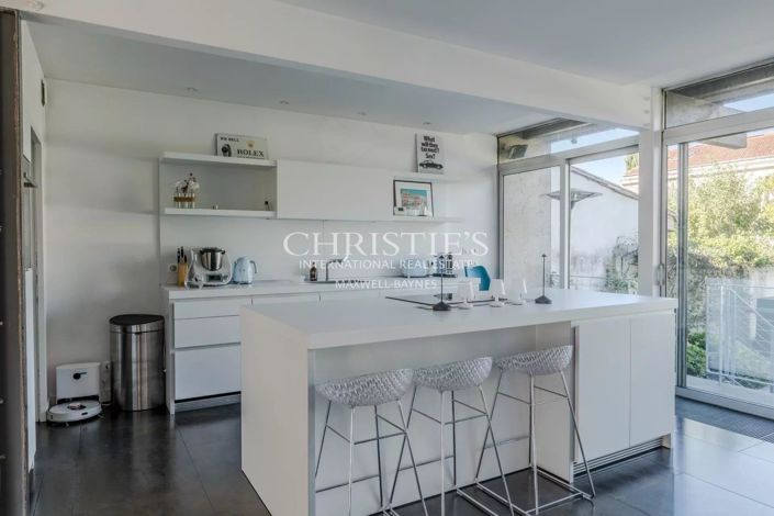 Image No.8-4 Bed House for sale