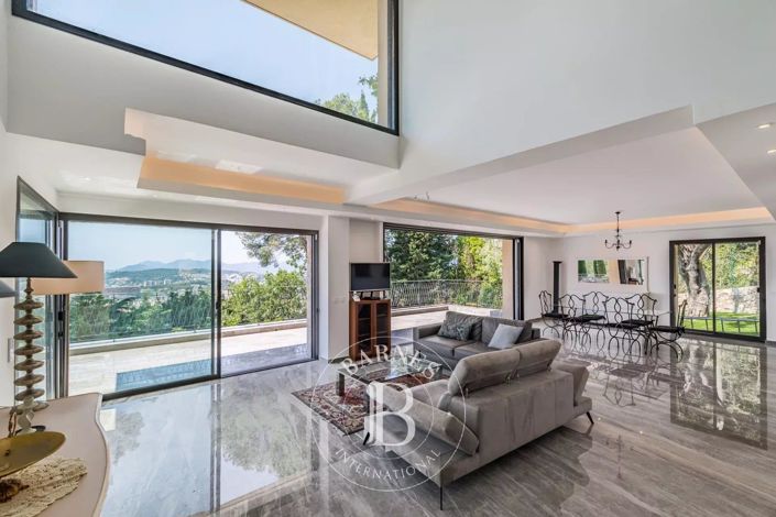 Image No.4-6 Bed House for sale