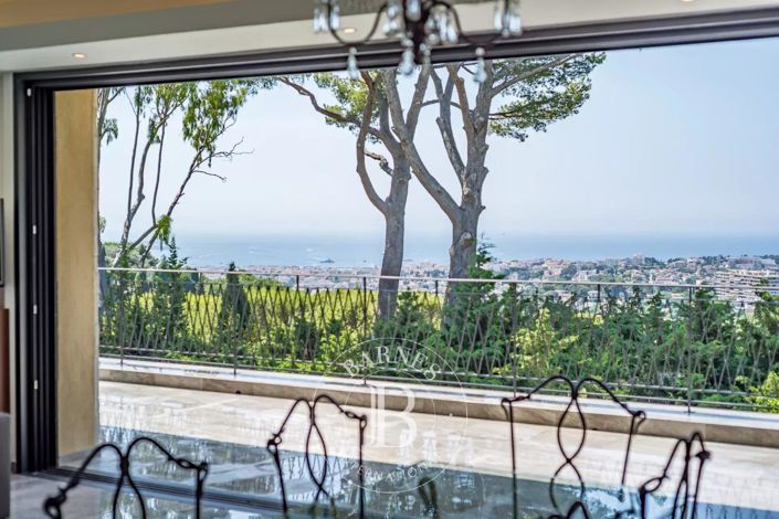 Image No.5-6 Bed House for sale