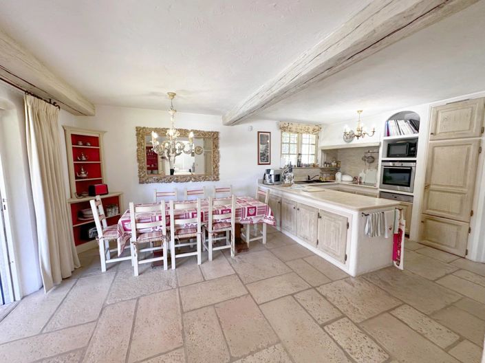 Image No.10-3 Bed House for sale