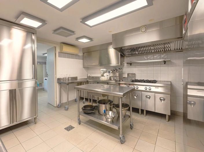 Image No.15-8 Bed House for sale