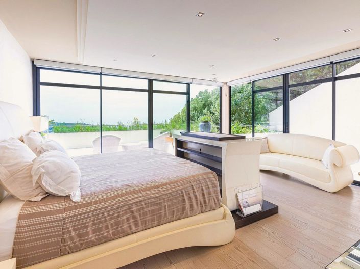 Image No.16-8 Bed House for sale