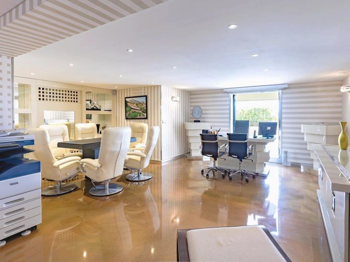 Image No.17-8 Bed House for sale