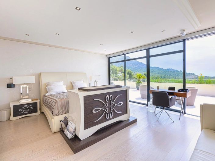 Image No.19-8 Bed House for sale