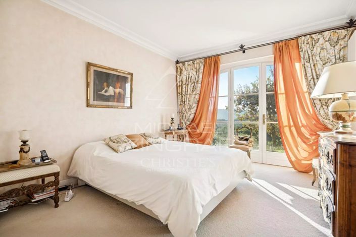 Image No.7-4 Bed House for sale