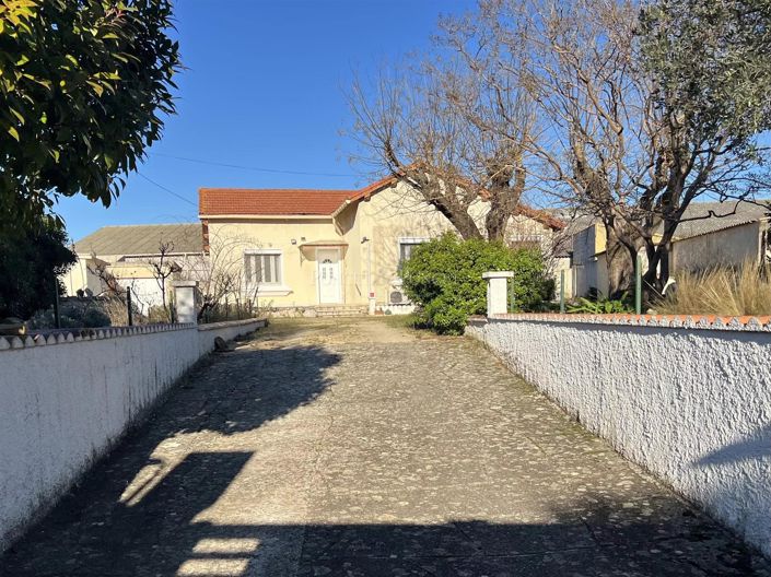 Image No.3-Maison de 3 chambres à vendre à Uzès