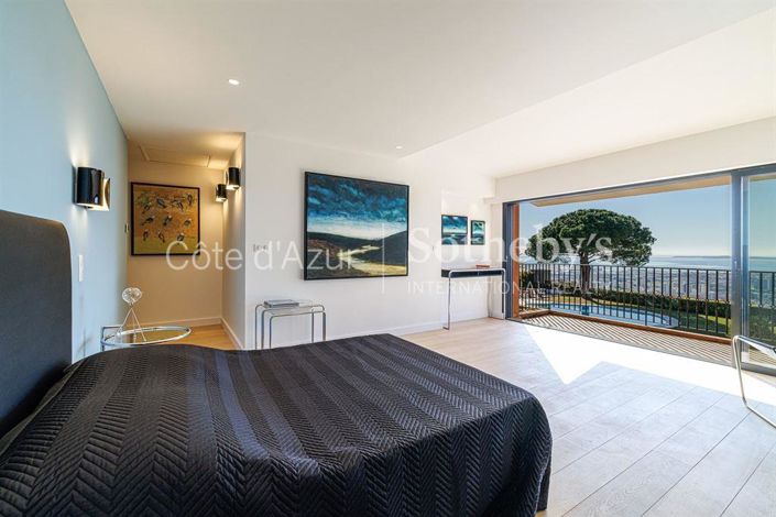 Image No.11-4 Bed Property for sale