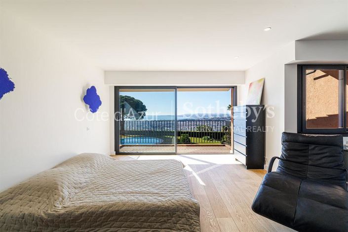 Image No.14-4 Bed Property for sale