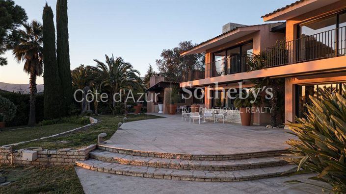 Image No.19-4 Bed Property for sale