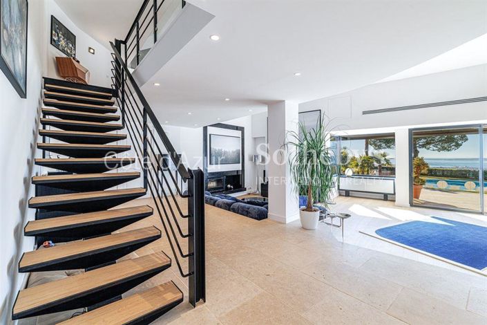 Image No.8-4 Bed Property for sale