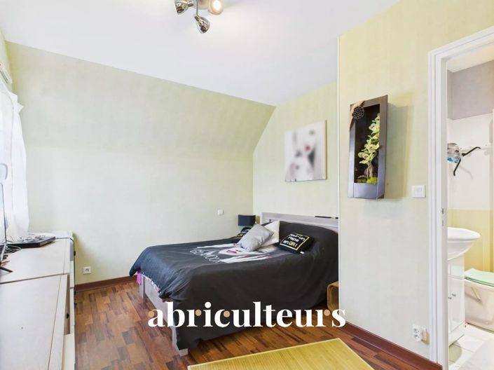 Image No.19-4 Bed House for sale