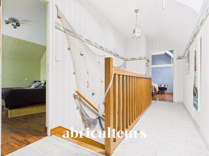 Image No.20-4 Bed House for sale