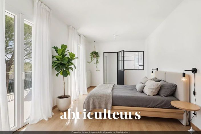 Image No.10-3 Bed House for sale