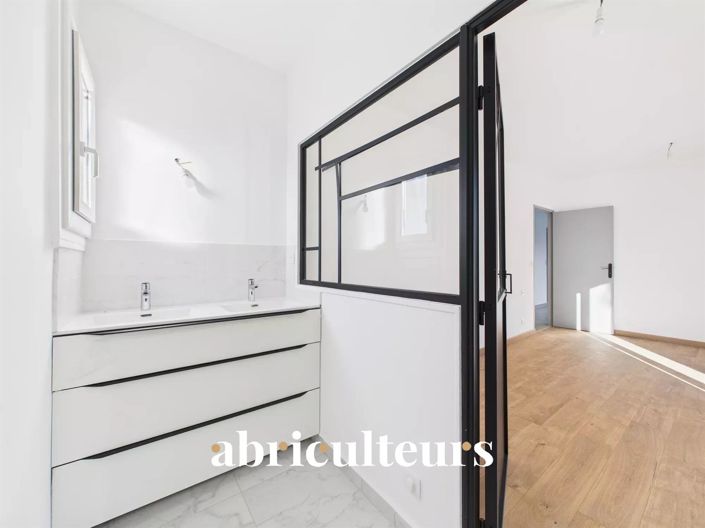 Image No.12-3 Bed House for sale