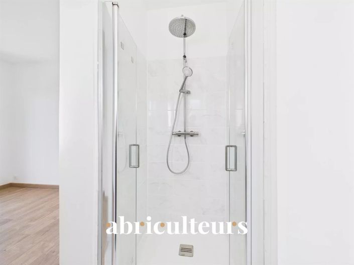 Image No.18-3 Bed House for sale