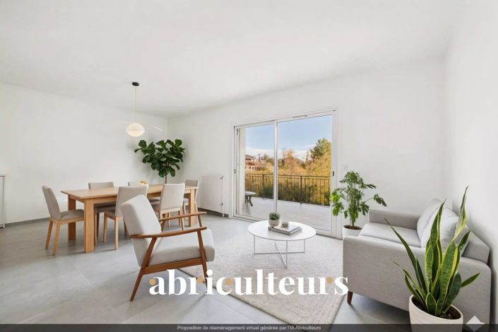 Image No.8-3 Bed House for sale