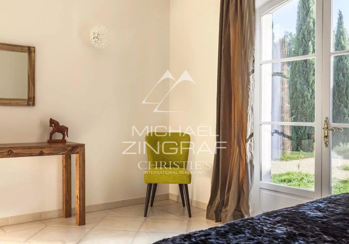 Image No.11-3 Bed House for sale