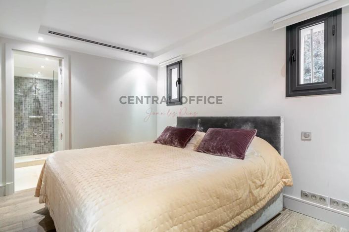 Image No.17-5 Bed House for sale