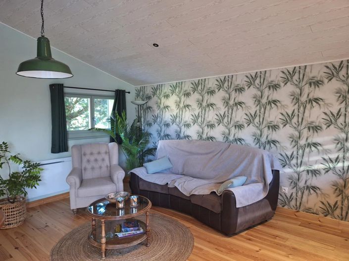 Image No.9-5 Bed House for sale