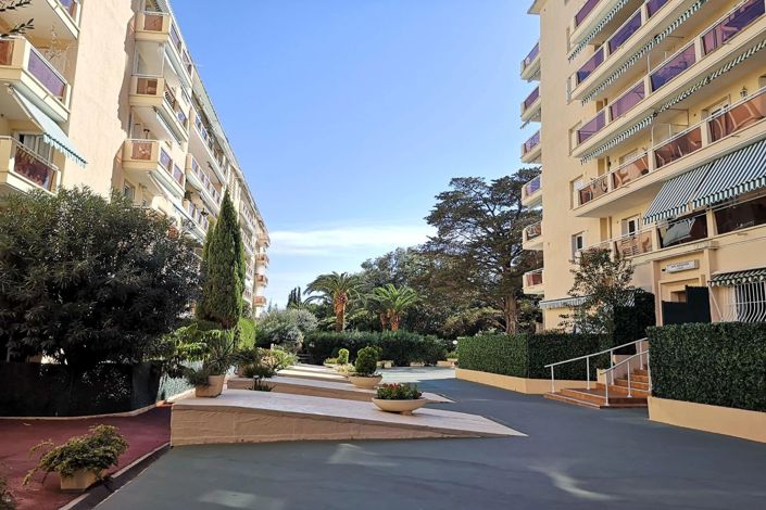 Image No.2-Appartement de 2 chambres à vendre à Cannes
