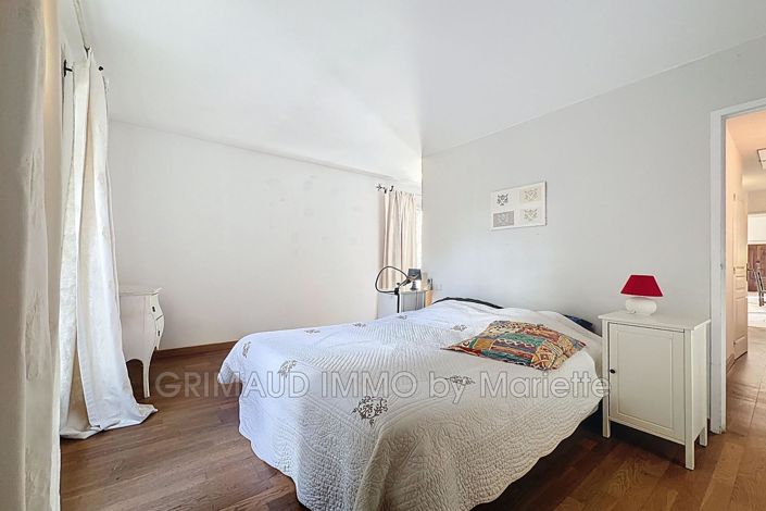 Image No.14-6 Bed House for sale