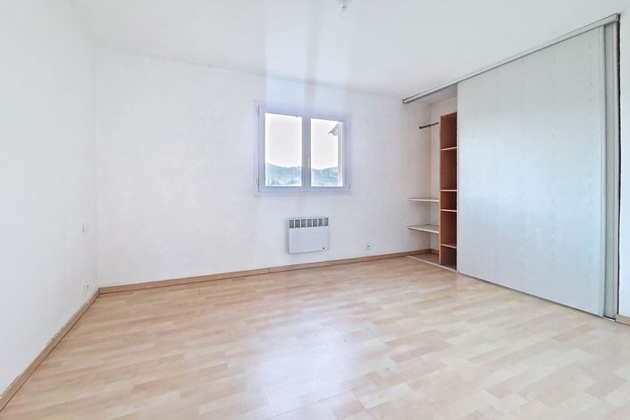 Image No.7-2 Bed House for sale