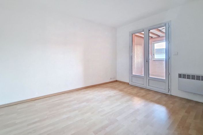 Image No.9-2 Bed House for sale