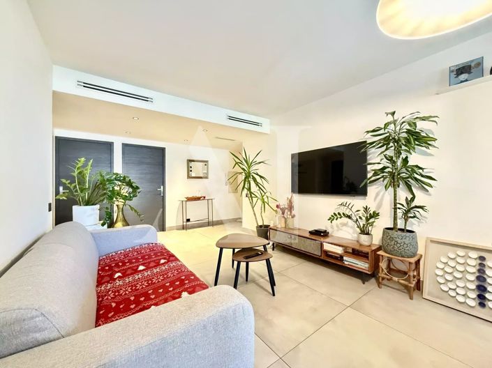 Image No.3-Appartement de 2 chambres à vendre à Golfe Juan